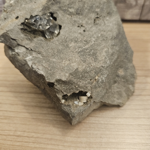 Herkimer diamonds in matrix - Picture 3 of 7